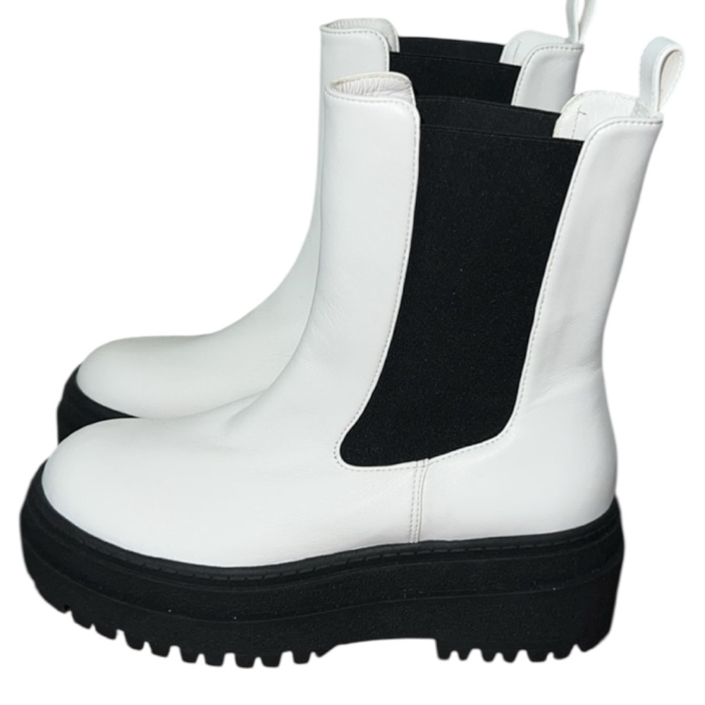 Good American Chelsea White and Black Chunky Lug Platform Boots Size 5 - Picture 4 of 13